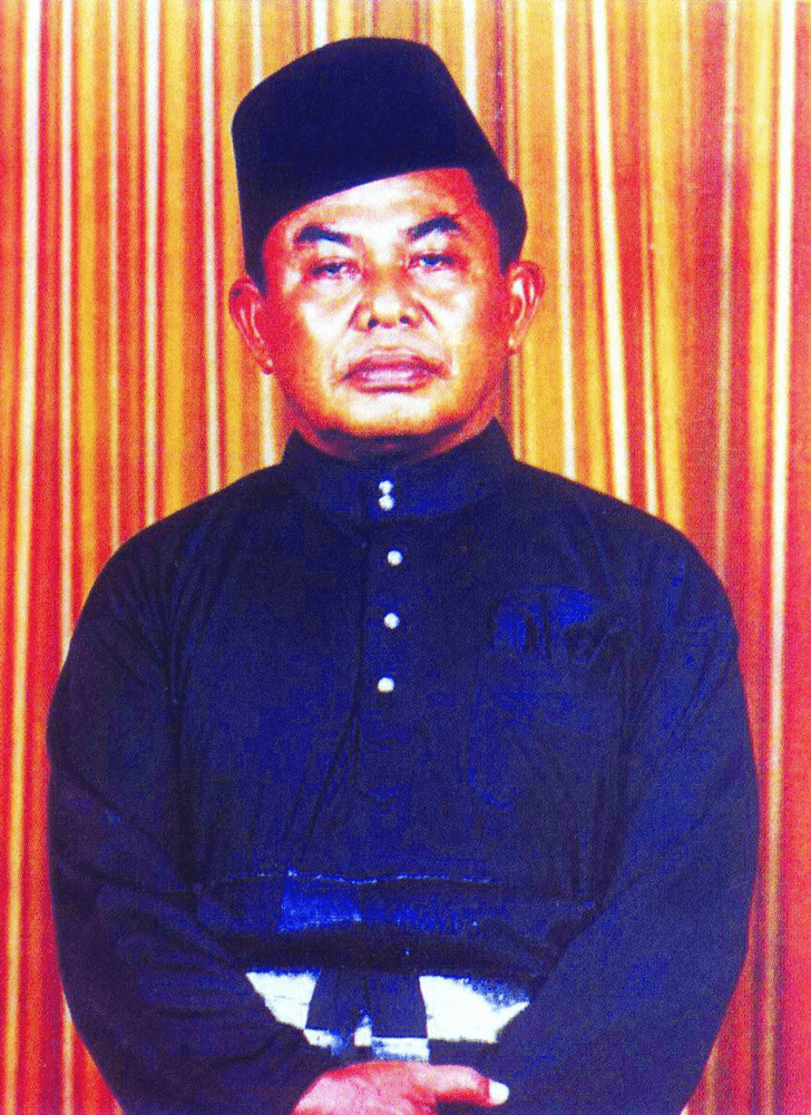 Menteri Besar Ke-11,Tan Sri Haji Othman Saat 
(Februari 1967 - April 1982)