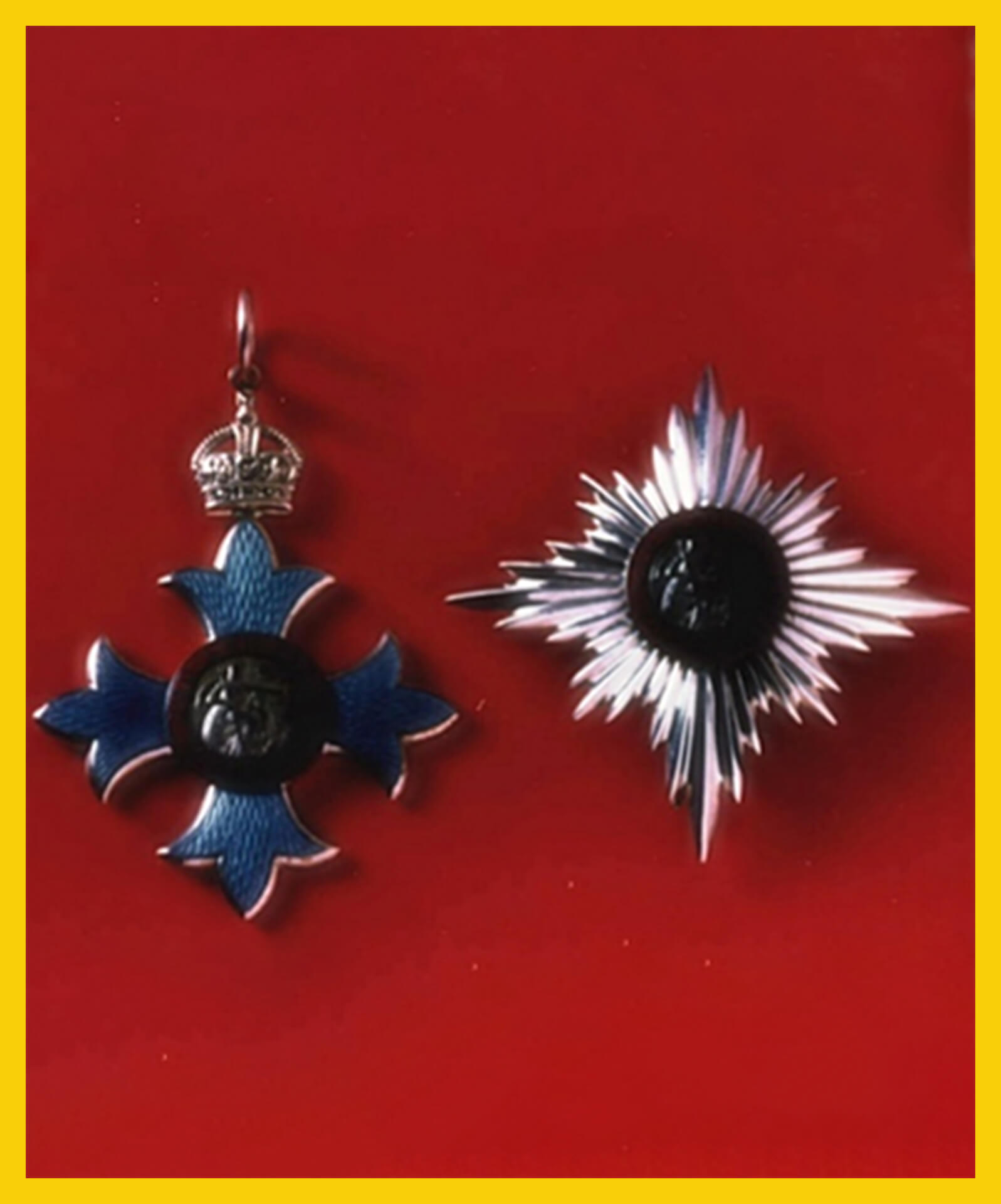 Honorary Knight Cross Of the Most Excellent Order of the British Empire (KBE) (Military). (Sumber : Muzium DiRaja Abu Bakar)