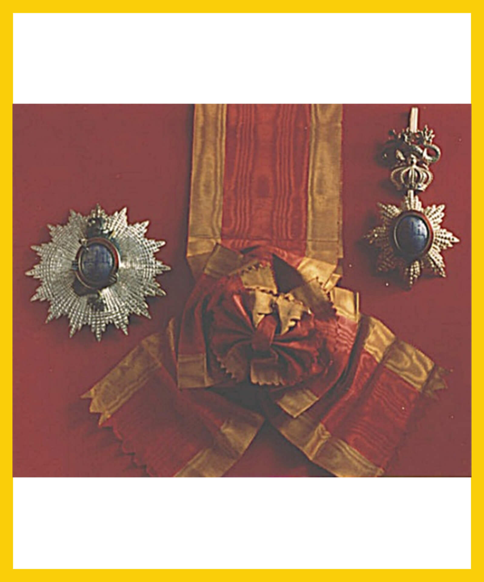 Grand Cross Order of the Imperial Dragon de l’Annam’. (Sumber : Muzium DiRaja Abu Bakar)